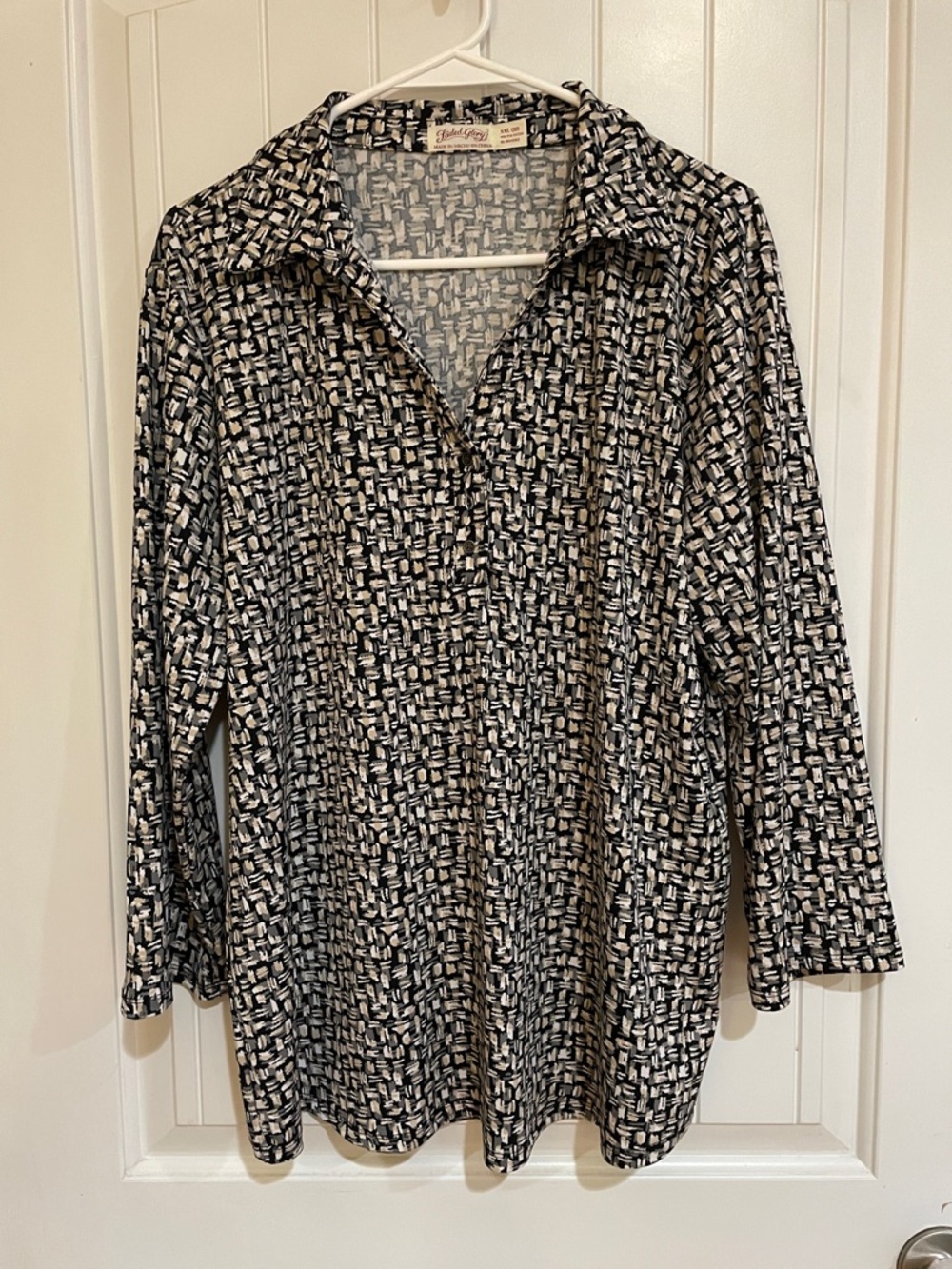 Faded Glory long sleeve collared v neck XXL black/gray/tan blouse